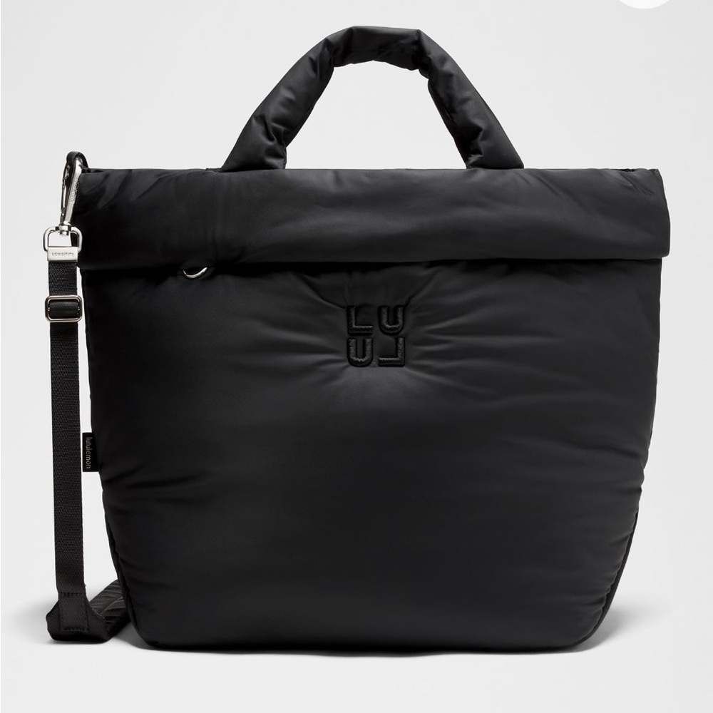 Lululemon On My Level Tote Bag 15L
Puffy Black